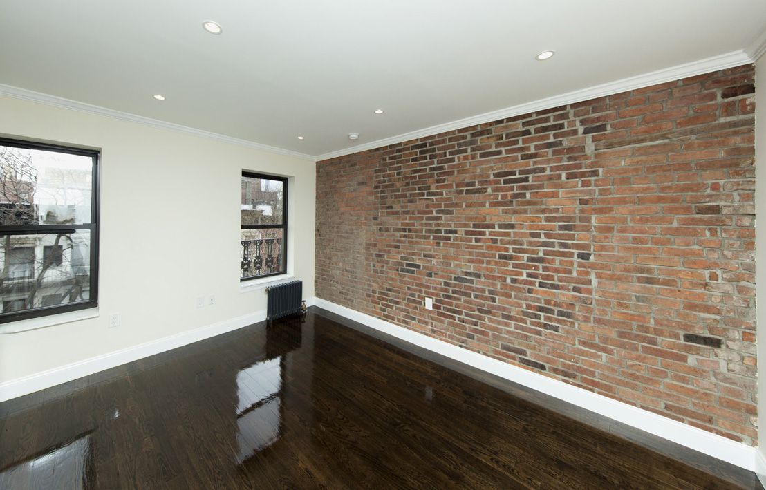 Primary Photo - 443 E 9th St
