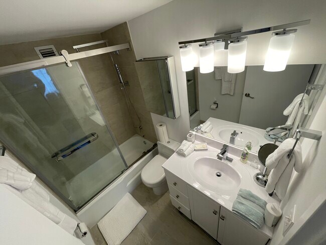 Foto del edificio - 905 Brickell Bay Dr