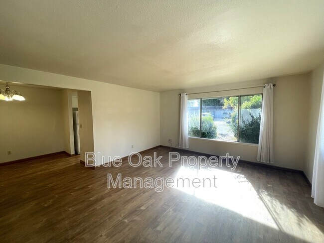 Foto del edificio - 2742 White Ave