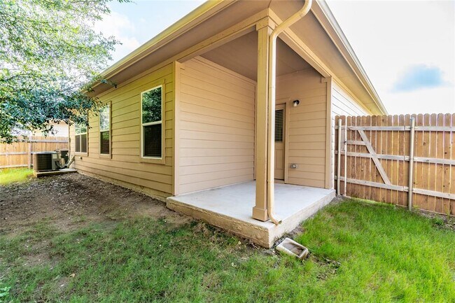 Building Photo - 185 Cibolo Creek Dr