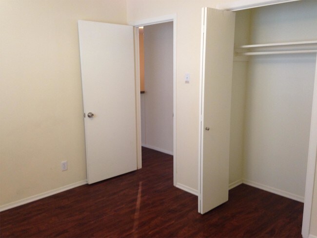 Foto del edificio - 1243 N LBJ Dr