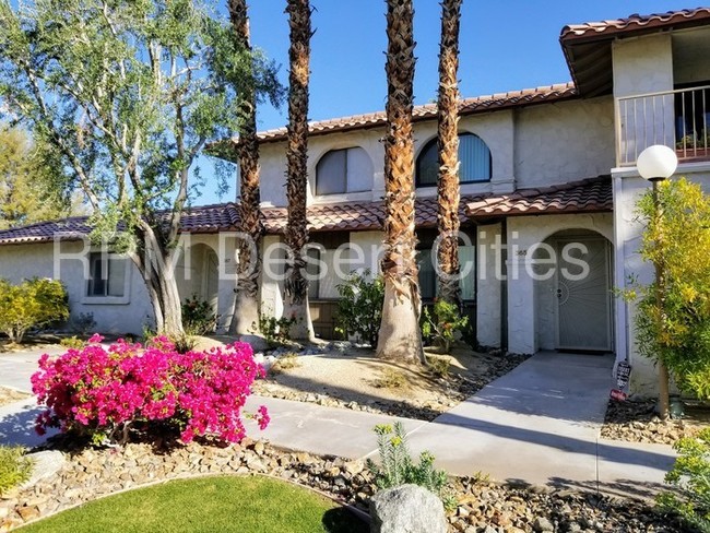 Building Photo - 2 Bedroom Rental is Casa de Oro!