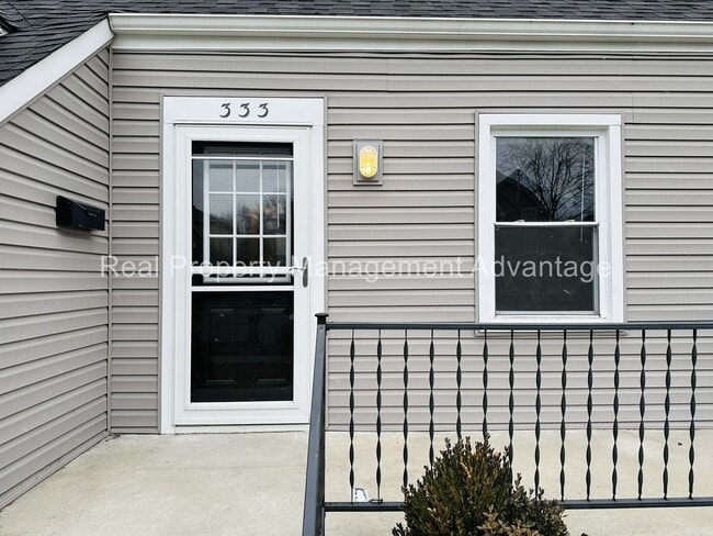 Building Photo - Charming 3 Bedroom Bungalow in Prime Ferndale Location!