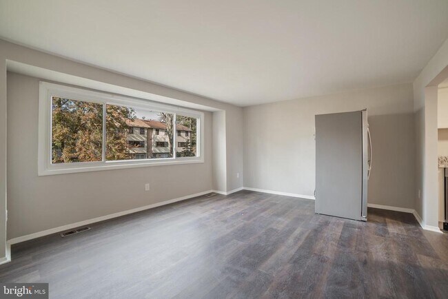 Foto del edificio - 9349 Reader Ln