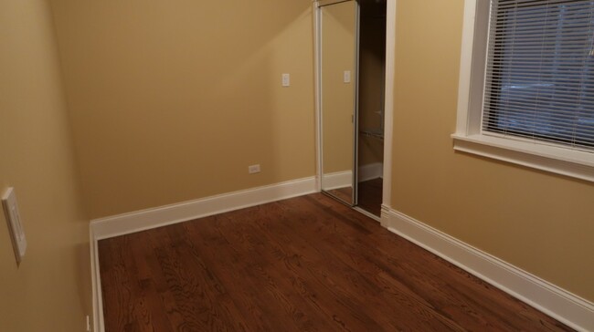 Foto del edificio - 1361 N Ashland Ave
