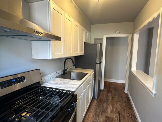 Foto del edificio - One bed- East Lansdowne