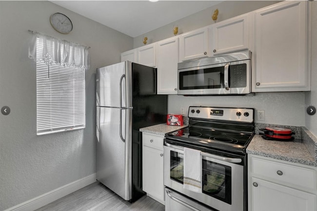 Photo - 4561 Yellowgold Rd E Townhome