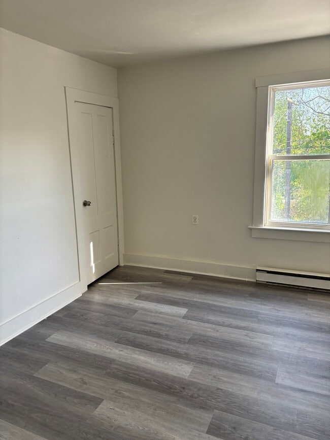 Building Photo - 40 Woodside Ave