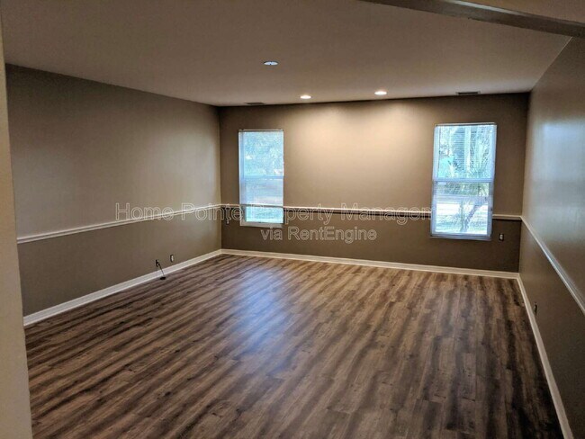 Foto del edificio - 8189 Sandpiper Rd