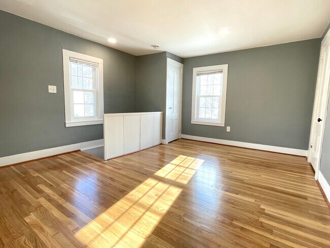 Bedroom - 18 Main St