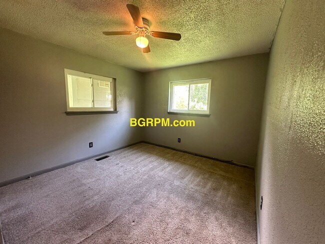 Foto del edificio - 7017 Gibson Rd