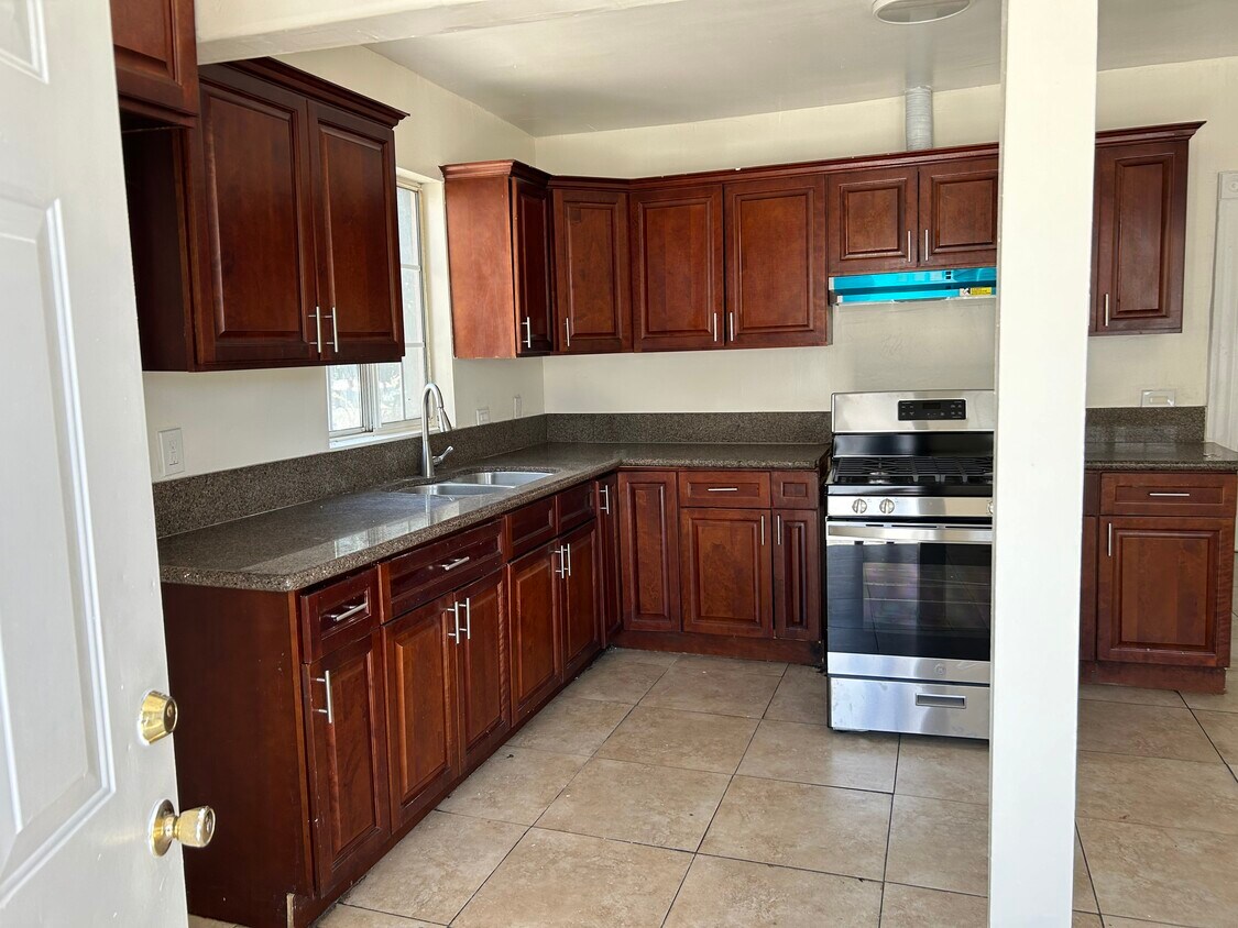 Foto principal - 4221 S Olive St