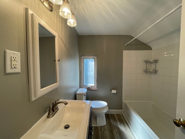 Building Photo - Comfortable 3-Bedroom Home with Private Backyard in Pittsburgh!