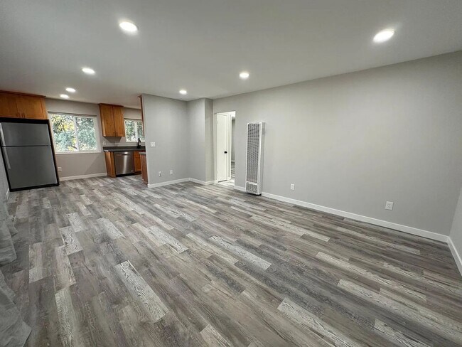 Foto del edificio - Remodeled 2 Bedroom 1 Bath Sunnyvale Apart...