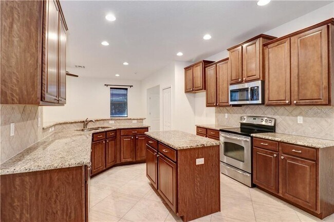 Building Photo - 4223 Granite Glen Loop Zephyrhills, FL 33544