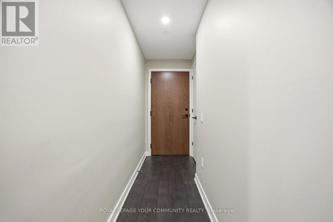 Building Photo - 55 Charles St E