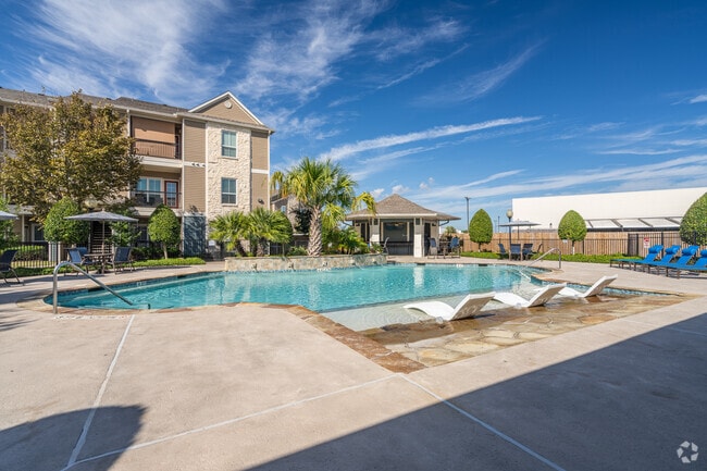 Piscina - Eaglebrook Apartments