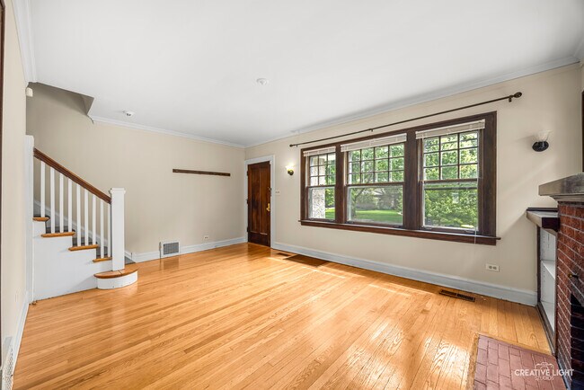 Foto del edificio - 44 N Spring Ave