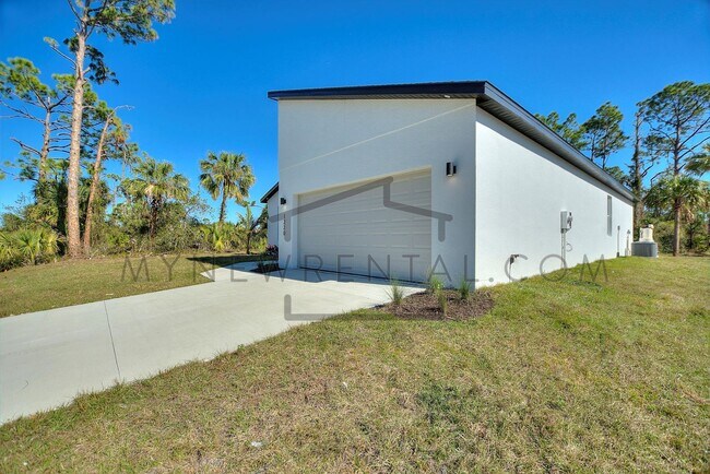 Building Photo - ONE MONTH FREE RENT! Modern, energy effici...