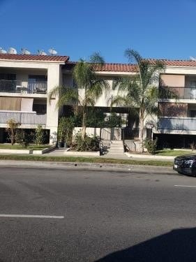 Primary Photo - 13925 Sherman Way