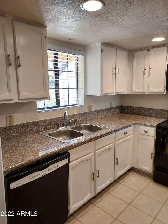 Foto del edificio - 8215 N 21st Dr