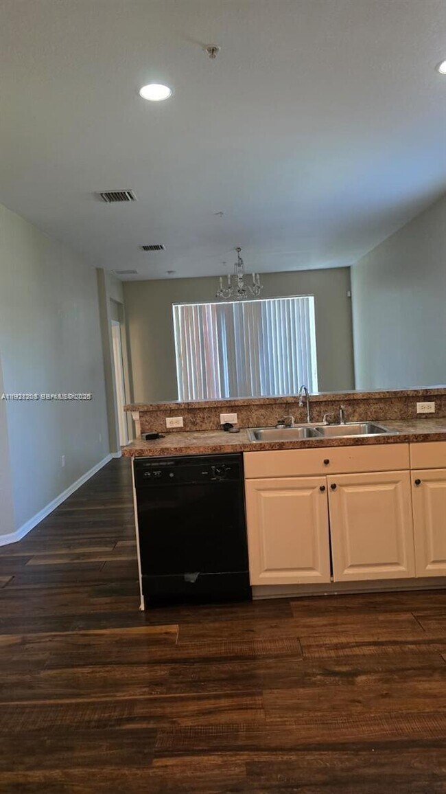 Foto del edificio - 2002 Freeport Dr