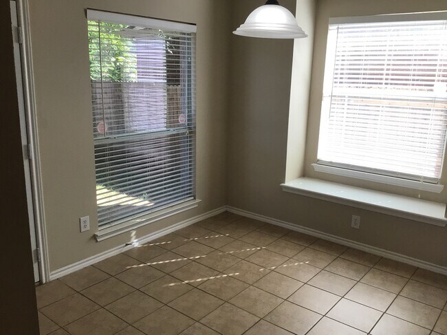 Foto del edificio - 6811 Shore Breeze Court