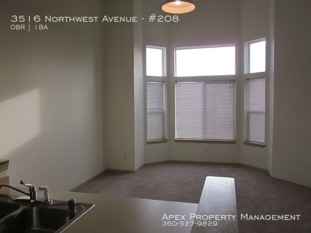 Building Photo - NORTH- City Suites