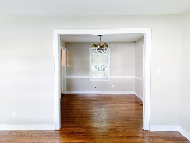 Building Photo - 333 Northfield Dr