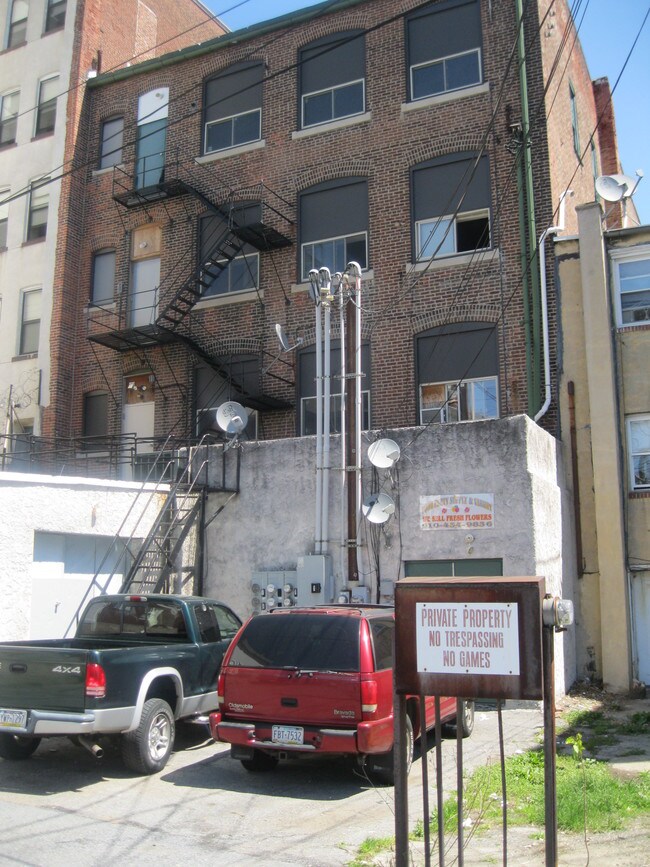 Building Photo - 142-144 N 7th St