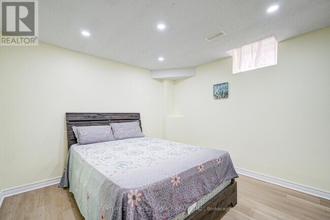 Building Photo - 7 Heathbrook Ave