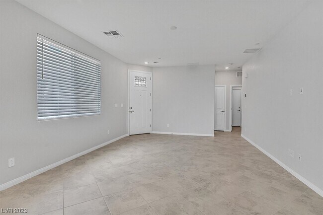 Foto del edificio - 2388 Bellinzona Pl