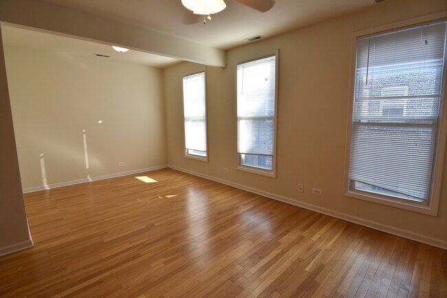 Foto del edificio - 3234 N Clark St