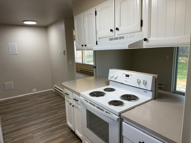 Foto del edificio - 3 Bedroom/2 Bathroom Rambler in Southeast Tacoma