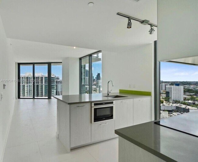Foto del edificio - 501 NE 31st St