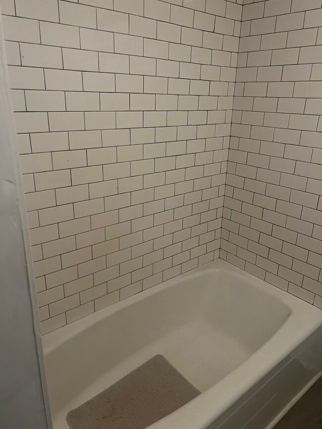 bathroom (alt view) - 2209 Atlanta St