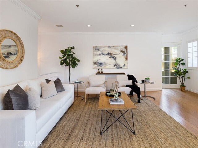 Foto del edificio - 10664 Wilkins Ave