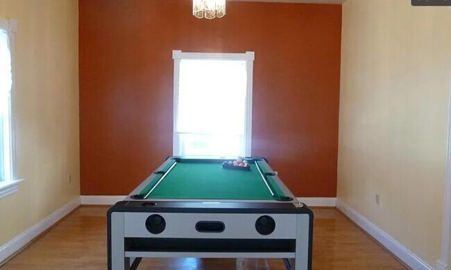 Foto del edificio - 611 57th St NE
