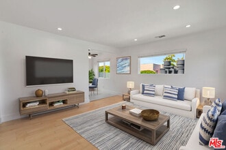 Building Photo - 119 Paloma Ave