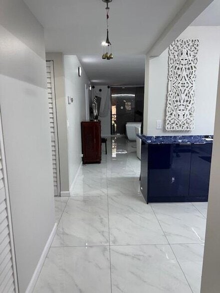 Building Photo - 7770 Tahiti Ln