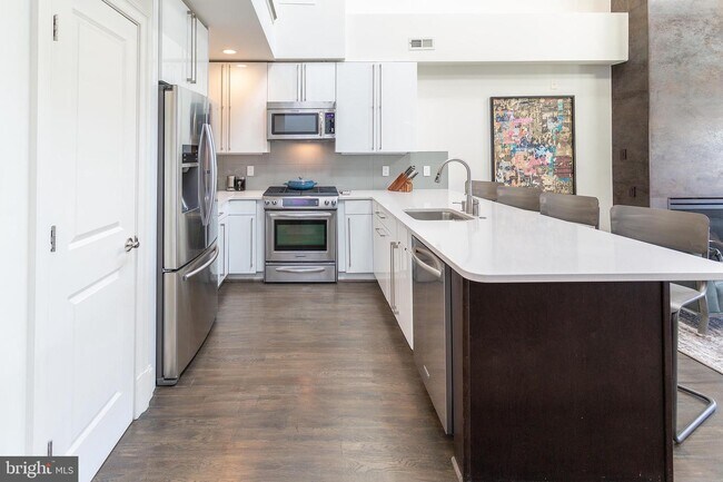 Foto del edificio - 2431 Ontario Rd NW
