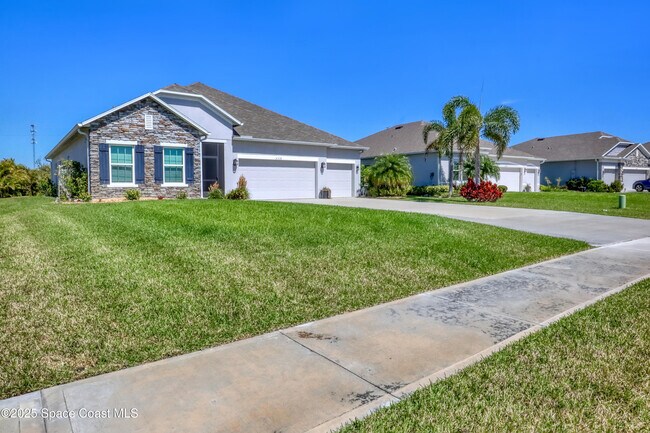 Building Photo - 4318 Lago Vis Dr