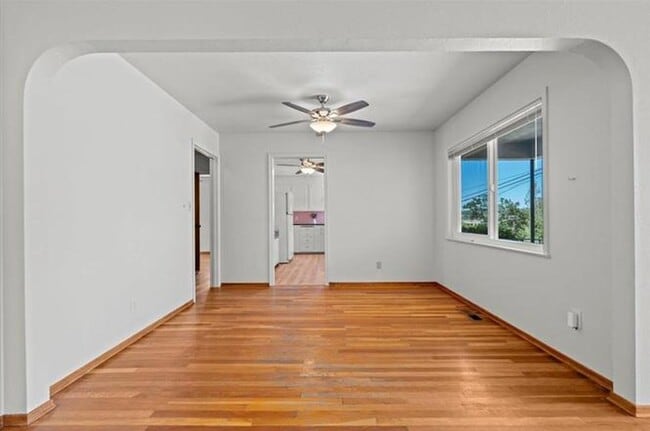 Building Photo - 112 College Way