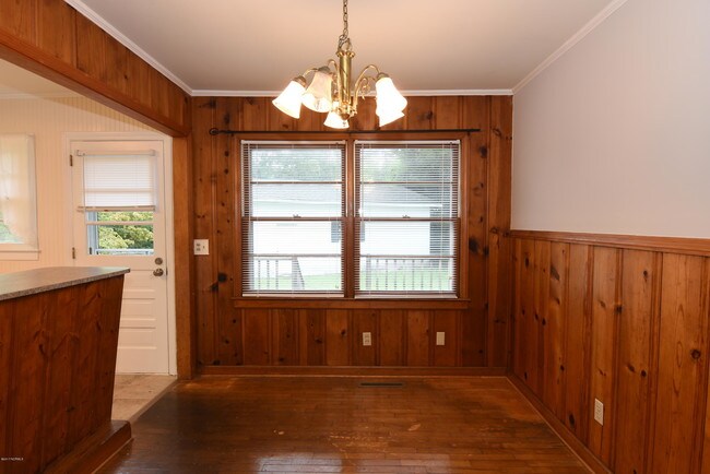 Building Photo - 236 Spruce Dr