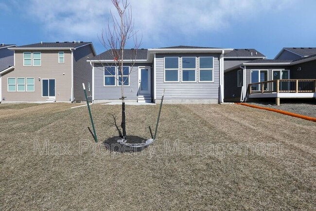 Building Photo - 1208 NW Yorktown Dr