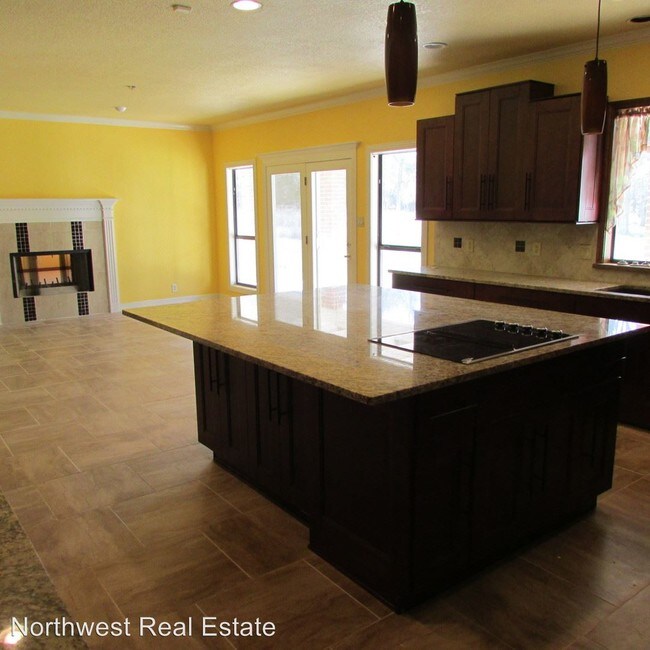 Building Photo - 24710 Breeze Oak