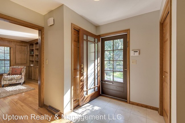 Building Photo - 216 Meadowbrook Rd