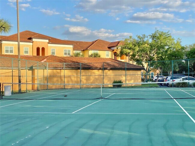 Foto del edificio - 5479 Vineland Rd