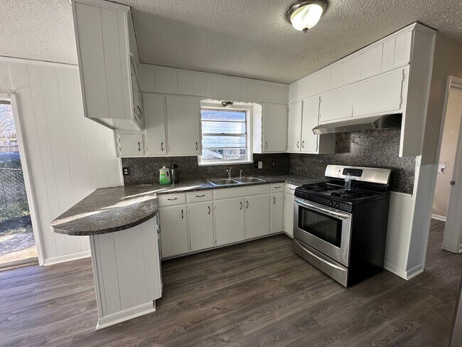 Foto del edificio - 1921 N Carlyle Ave