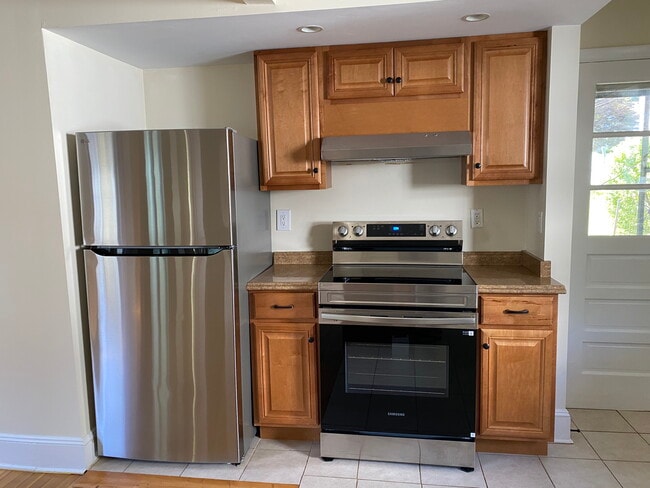 Building Photo - 32 Weaver St